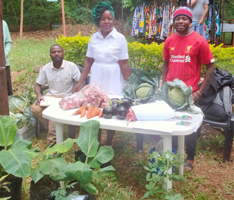 Verkauf von frischem Obst und Gemuese